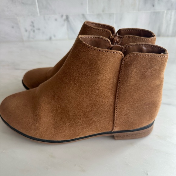 EUC Cat and Jack Girls Booties Size 2 - Picture 2 of 5